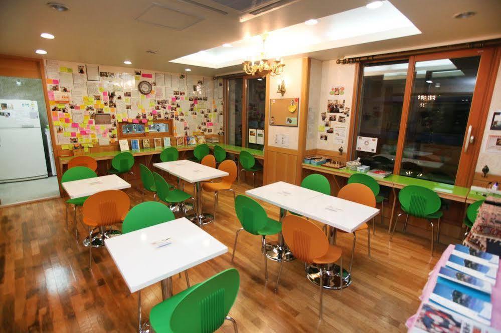 Hostel Lyndon Jeju Buitenkant foto